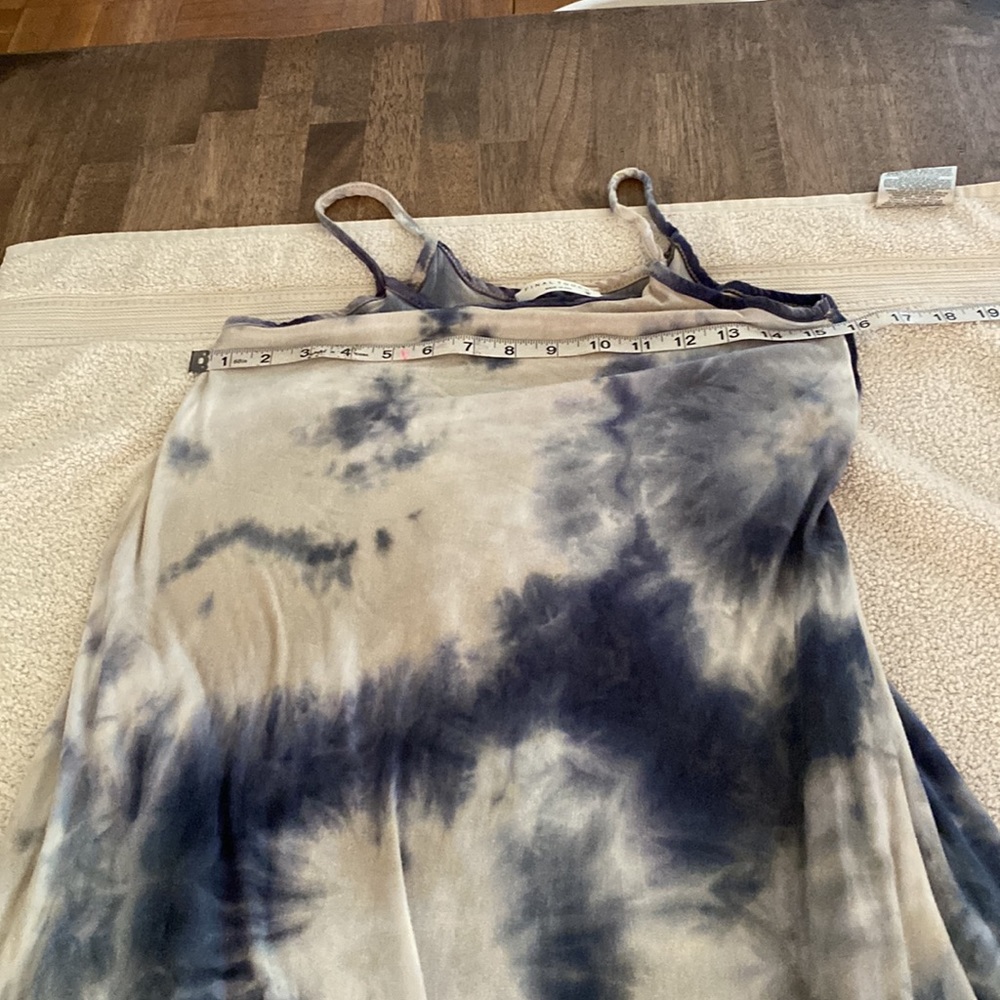 Final Touch gorgeous tie dye stretchy dress from luxury boutique in Laguna - Picture 11 of 14